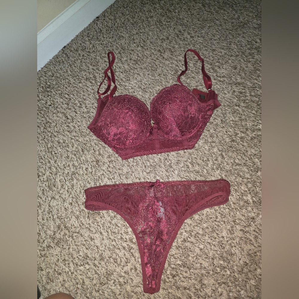 Daisy Fuentes Burgundy Lace Bra & Panty Set